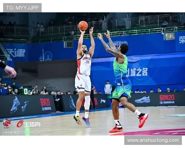 广州男篮解约场均8分托马斯